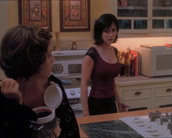 Charmed-Online_dot_net-1x03ThankYouForNotMorphing0346.jpg