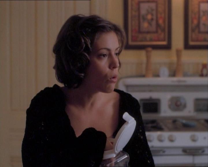Charmed-Online_dot_net-1x03ThankYouForNotMorphing0352.jpg