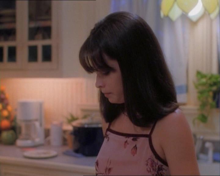 Charmed-Online_dot_net-1x03ThankYouForNotMorphing0355.jpg Charmed-Online_dot_net-1x03ThankYouForNotMorphing0355.jpg