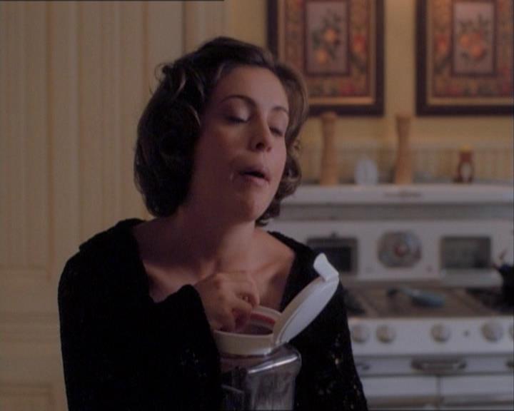 Charmed-Online_dot_net-1x03ThankYouForNotMorphing0358.jpg