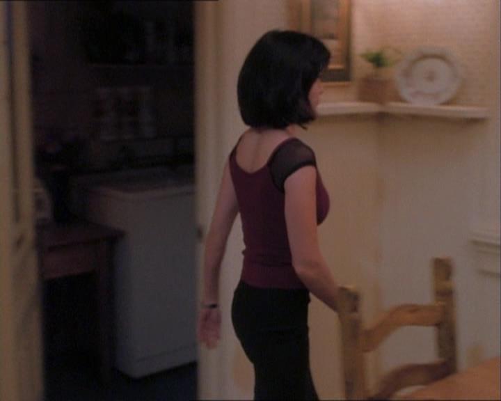 Charmed-Online_dot_net-1x03ThankYouForNotMorphing0361.jpg