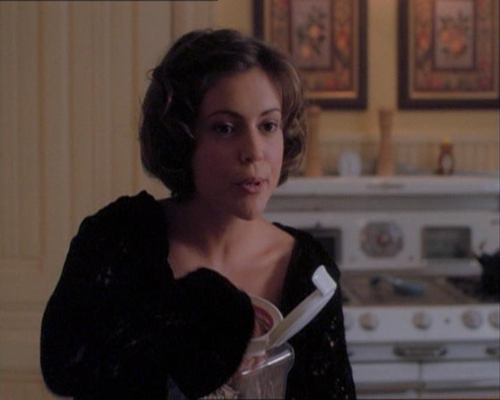 Charmed-Online_dot_net-1x03ThankYouForNotMorphing0368.jpg