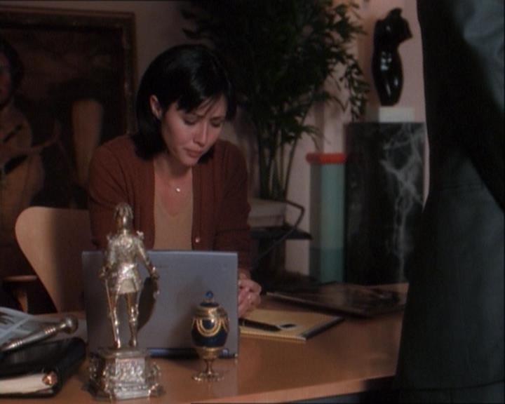 Charmed-Online_dot_net-1x03ThankYouForNotMorphing0431.jpg Charmed-Online_dot_net-1x03ThankYouForNotMorphing0431.jpg