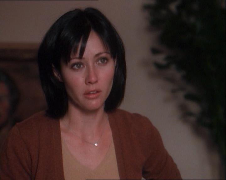 Charmed-Online_dot_net-1x03ThankYouForNotMorphing0513.jpg