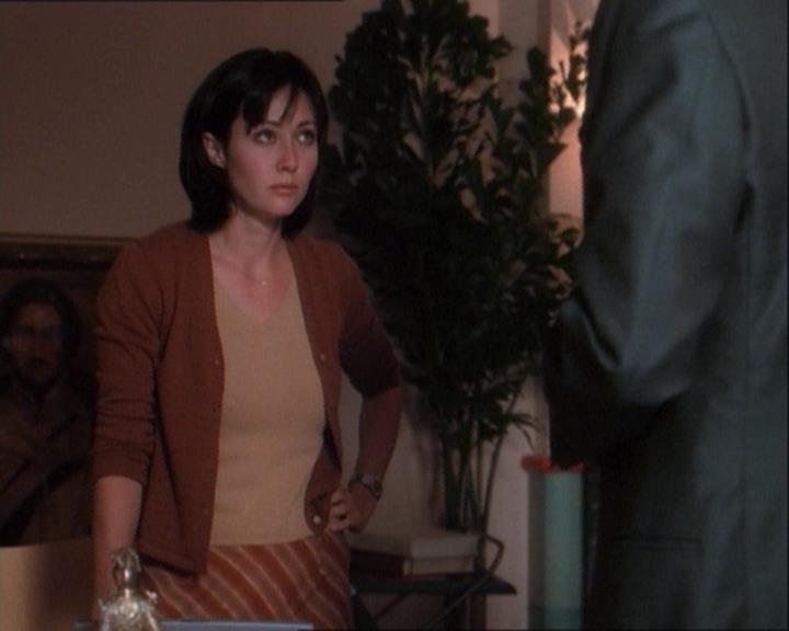 Charmed-Online_dot_net-1x03ThankYouForNotMorphing0533.jpg