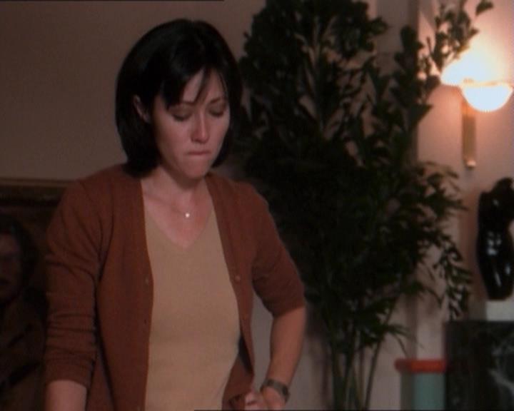 Charmed-Online_dot_net-1x03ThankYouForNotMorphing0539.jpg