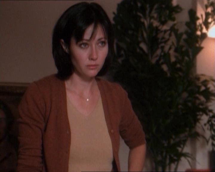 Charmed-Online_dot_net-1x03ThankYouForNotMorphing0541.jpg Charmed-Online_dot_net-1x03ThankYouForNotMorphing0541.jpg