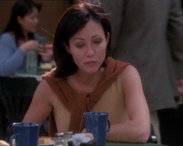 Charmed-Online_dot_net-1x03ThankYouForNotMorphing0575.jpg