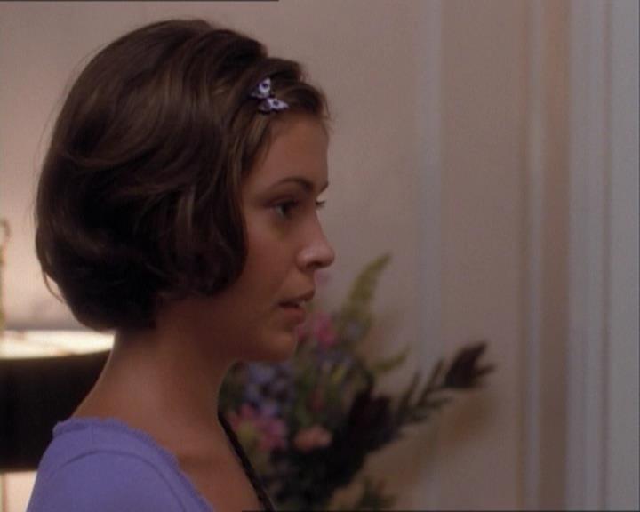 Charmed-Online_dot_net-1x03ThankYouForNotMorphing0622.jpg Charmed-Online_dot_net-1x03ThankYouForNotMorphing0622.jpg