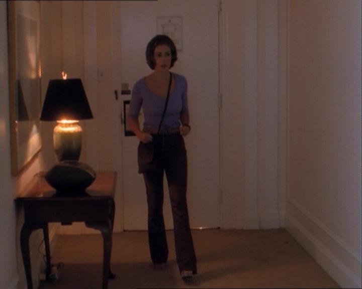 Charmed-Online_dot_net-1x03ThankYouForNotMorphing0628.jpg