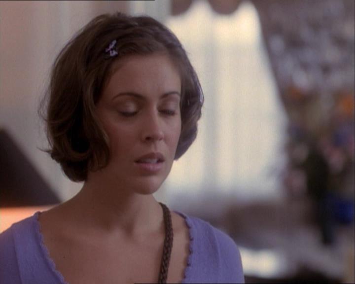 Charmed-Online_dot_net-1x03ThankYouForNotMorphing0669.jpg