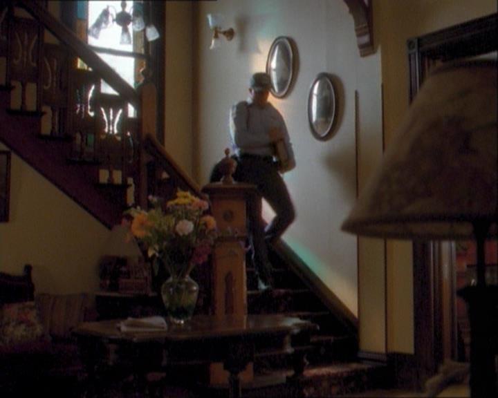 Charmed-Online_dot_net-1x03ThankYouForNotMorphing0828.jpg