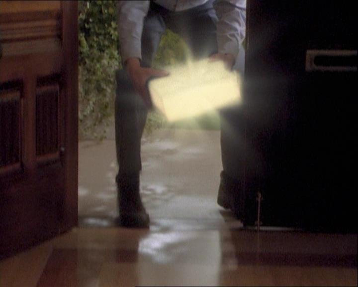 Charmed-Online_dot_net-1x03ThankYouForNotMorphing0847.jpg Charmed-Online_dot_net-1x03ThankYouForNotMorphing0847.jpg