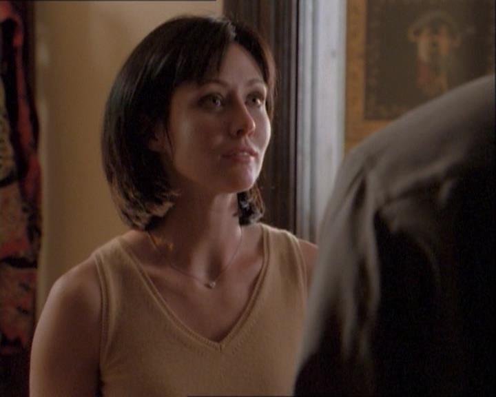 Charmed-Online_dot_net-1x03ThankYouForNotMorphing0898.jpg Charmed-Online_dot_net-1x03ThankYouForNotMorphing0898.jpg