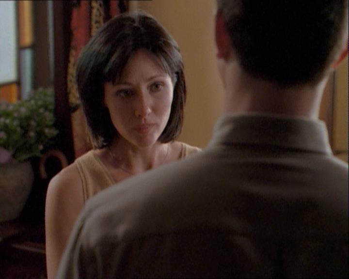 Charmed-Online_dot_net-1x03ThankYouForNotMorphing0900.jpg Charmed-Online_dot_net-1x03ThankYouForNotMorphing0900.jpg