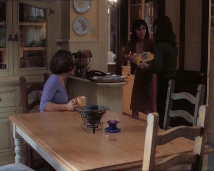 Charmed-Online_dot_net-1x03ThankYouForNotMorphing0978.jpg Charmed-Online_dot_net-1x03ThankYouForNotMorphing0978.jpg