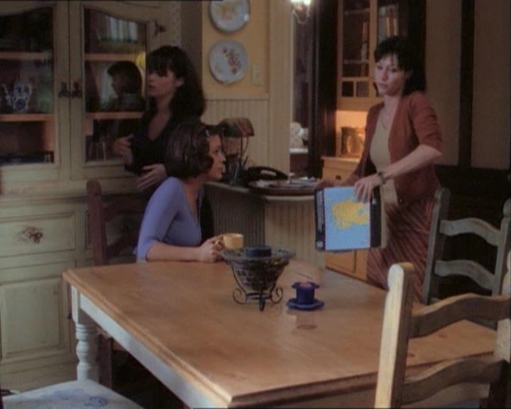 Charmed-Online_dot_net-1x03ThankYouForNotMorphing0980.jpg Charmed-Online_dot_net-1x03ThankYouForNotMorphing0980.jpg