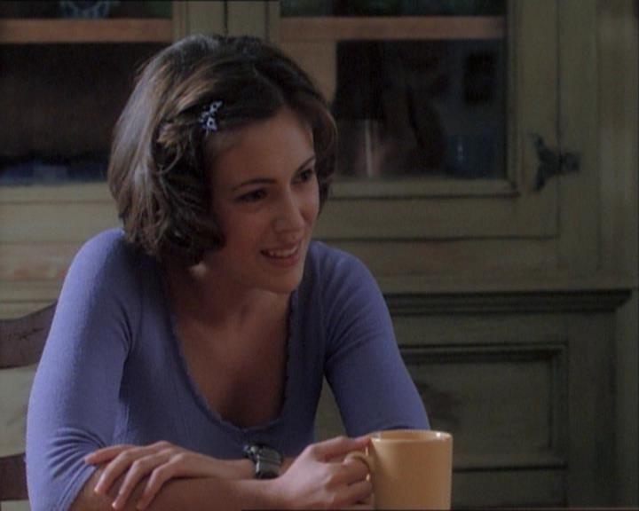 Charmed-Online_dot_net-1x03ThankYouForNotMorphing0990.jpg