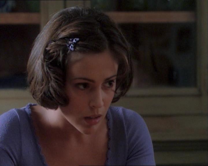 Charmed-Online_dot_net-1x03ThankYouForNotMorphing1027.jpg