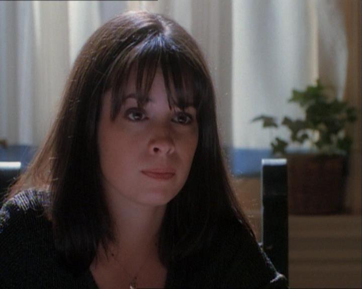 Charmed-Online_dot_net-1x03ThankYouForNotMorphing1029.jpg