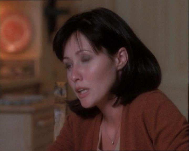 Charmed-Online_dot_net-1x03ThankYouForNotMorphing1042.jpg