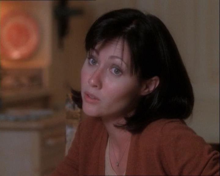 Charmed-Online_dot_net-1x03ThankYouForNotMorphing1049.jpg