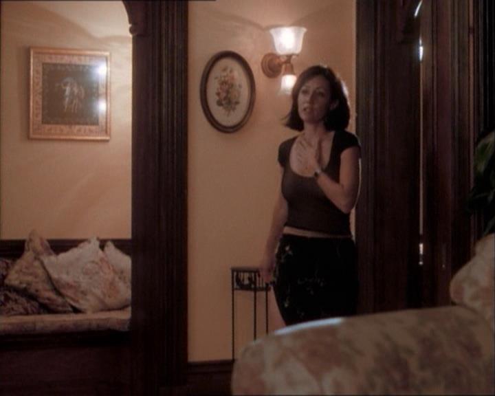 Charmed-Online_dot_net-1x03ThankYouForNotMorphing1417.jpg