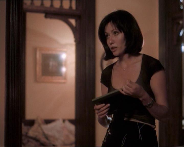 Charmed-Online_dot_net-1x03ThankYouForNotMorphing1433.jpg
