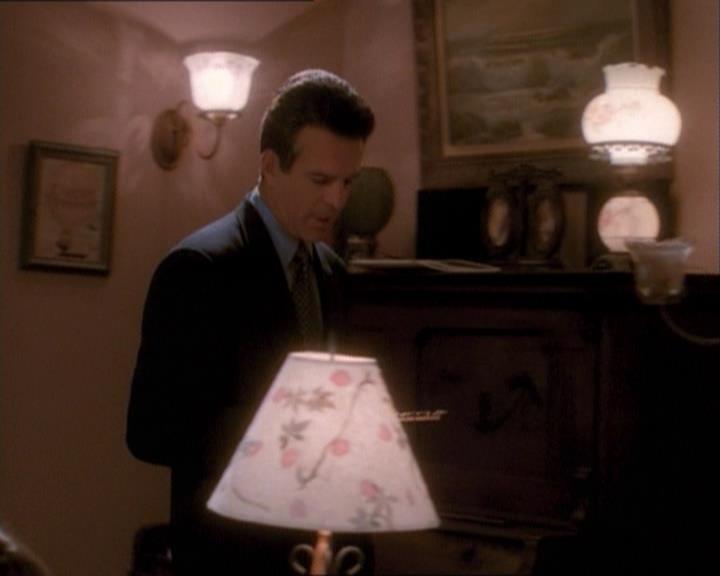 Charmed-Online_dot_net-1x03ThankYouForNotMorphing1442.jpg