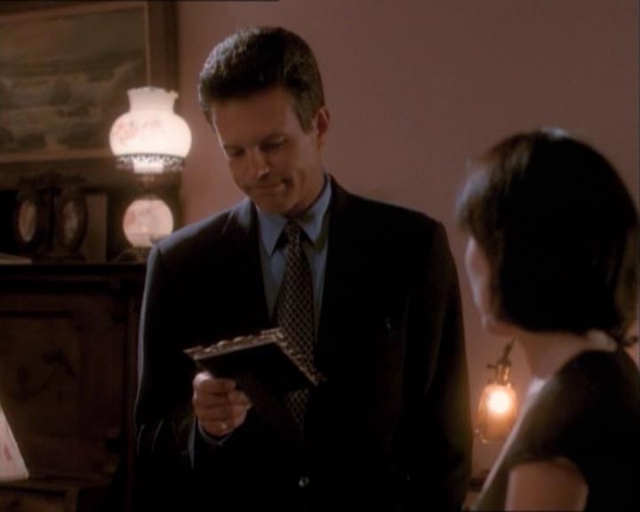 Charmed-Online_dot_net-1x03ThankYouForNotMorphing1445.jpg