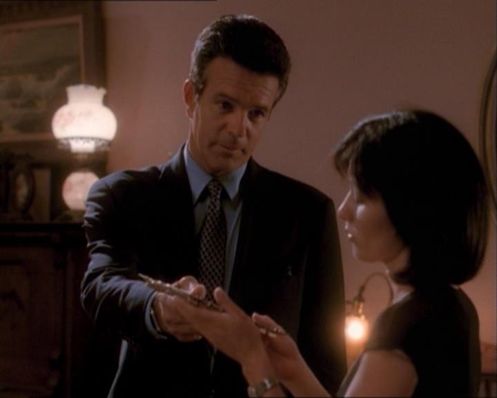 Charmed-Online_dot_net-1x03ThankYouForNotMorphing1454.jpg
