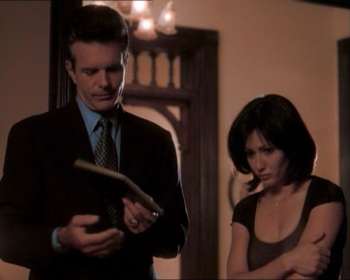 Charmed-Online_dot_net-1x03ThankYouForNotMorphing1484.jpg