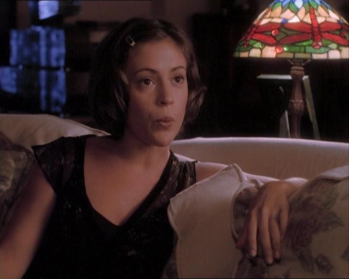 Charmed-Online_dot_net-1x03ThankYouForNotMorphing1490.jpg