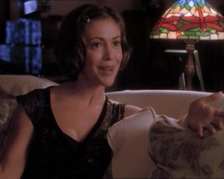Charmed-Online_dot_net-1x03ThankYouForNotMorphing1495.jpg