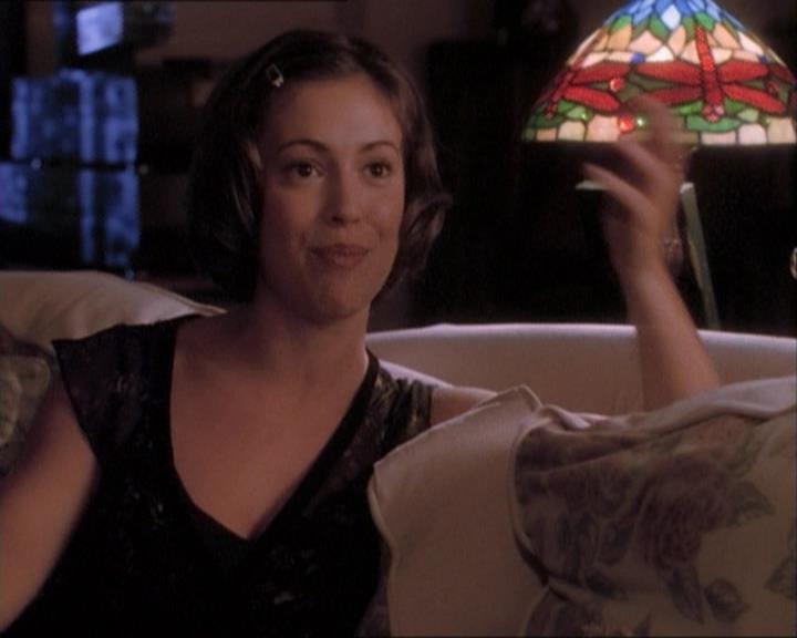 Charmed-Online_dot_net-1x03ThankYouForNotMorphing1502.jpg