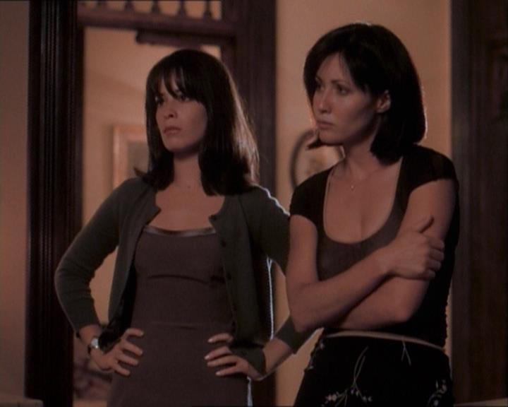 Charmed-Online_dot_net-1x03ThankYouForNotMorphing1525.jpg