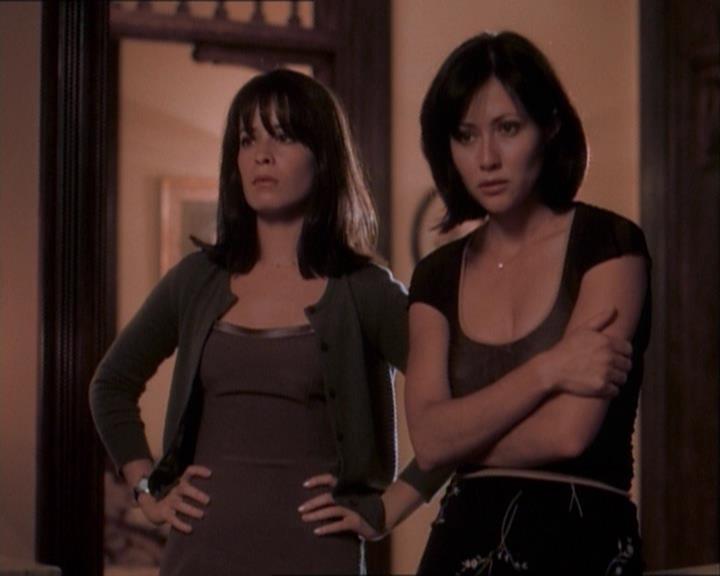 Charmed-Online_dot_net-1x03ThankYouForNotMorphing1542.jpg