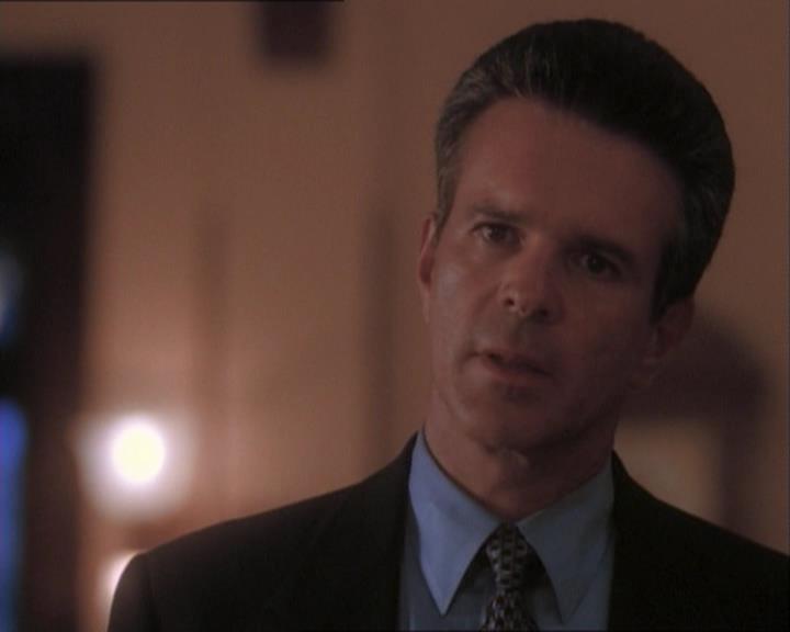 Charmed-Online_dot_net-1x03ThankYouForNotMorphing1739.jpg Charmed-Online_dot_net-1x03ThankYouForNotMorphing1739.jpg