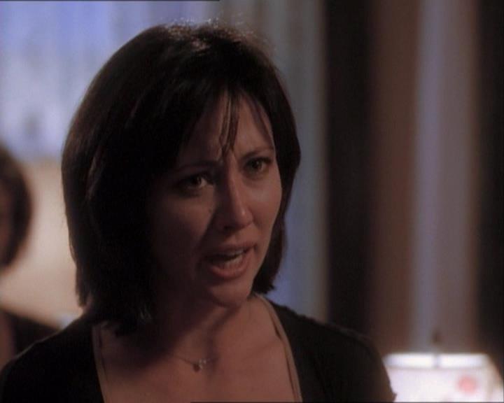 Charmed-Online_dot_net-1x03ThankYouForNotMorphing1743.jpg Charmed-Online_dot_net-1x03ThankYouForNotMorphing1743.jpg