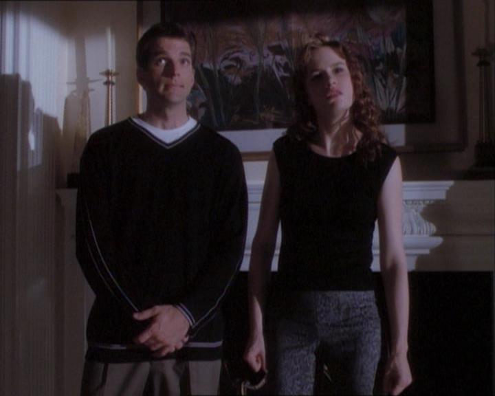 Charmed-Online_dot_net-1x03ThankYouForNotMorphing1861.jpg Charmed-Online_dot_net-1x03ThankYouForNotMorphing1861.jpg