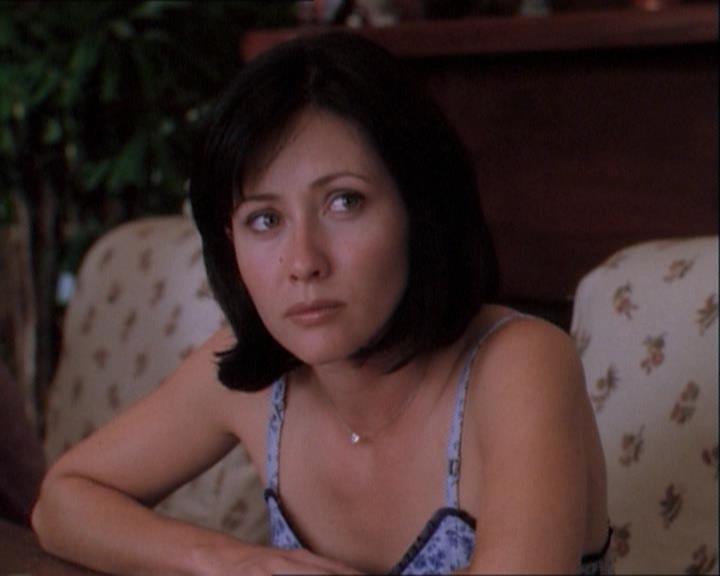 Charmed-Online_dot_net-1x03ThankYouForNotMorphing1967.jpg