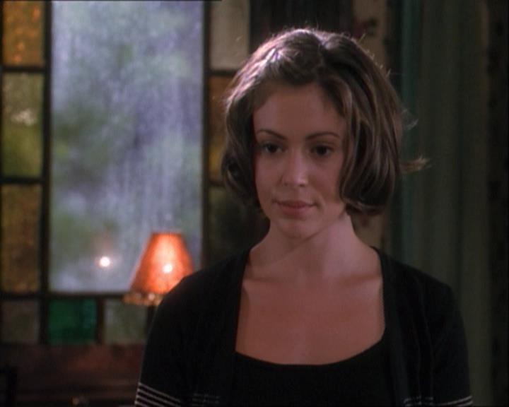 Charmed-Online_dot_net-1x03ThankYouForNotMorphing1970.jpg