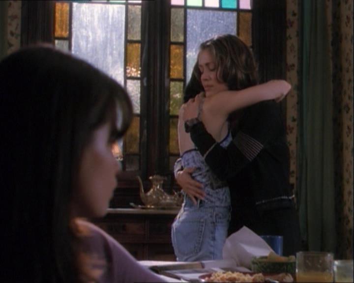 Charmed-Online_dot_net-1x03ThankYouForNotMorphing1979.jpg