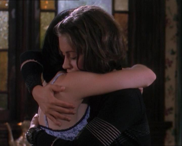 Charmed-Online_dot_net-1x03ThankYouForNotMorphing1983.jpg