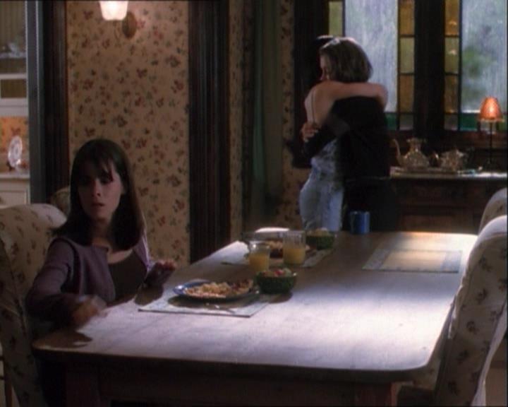 Charmed-Online_dot_net-1x03ThankYouForNotMorphing1989.jpg