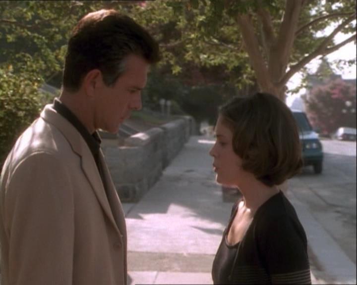 Charmed-Online_dot_net-1x03ThankYouForNotMorphing2018.jpg Charmed-Online_dot_net-1x03ThankYouForNotMorphing2018.jpg