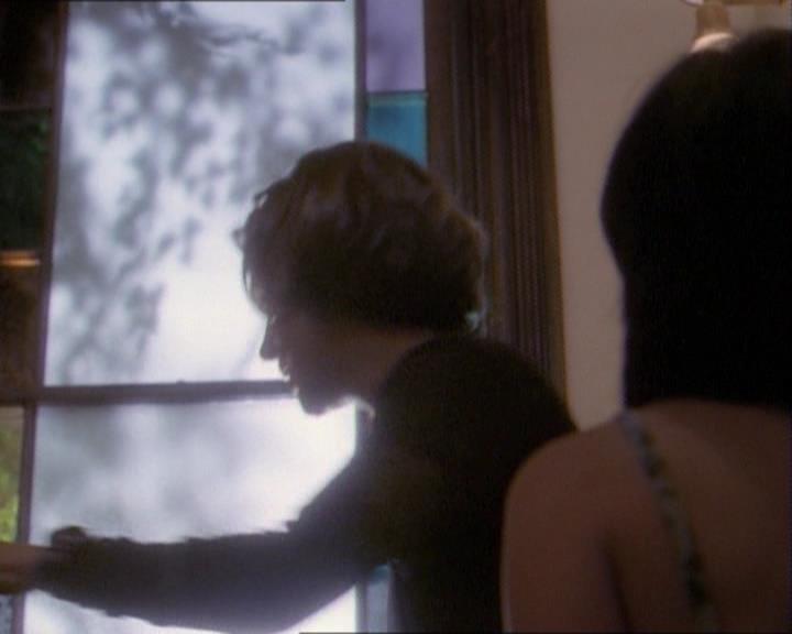 Charmed-Online_dot_net-1x03ThankYouForNotMorphing2073.jpg