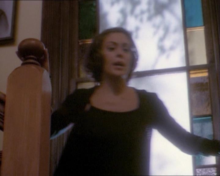 Charmed-Online_dot_net-1x03ThankYouForNotMorphing2075.jpg