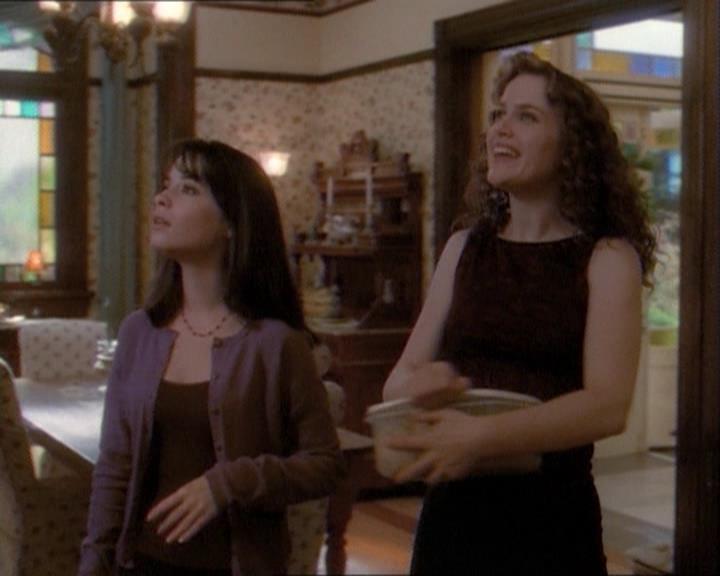 Charmed-Online_dot_net-1x03ThankYouForNotMorphing2080.jpg