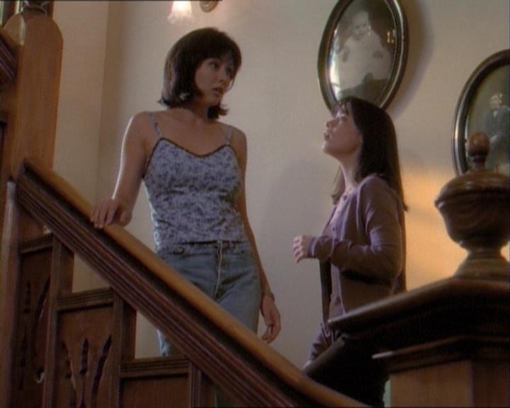 Charmed-Online_dot_net-1x03ThankYouForNotMorphing2088.jpg